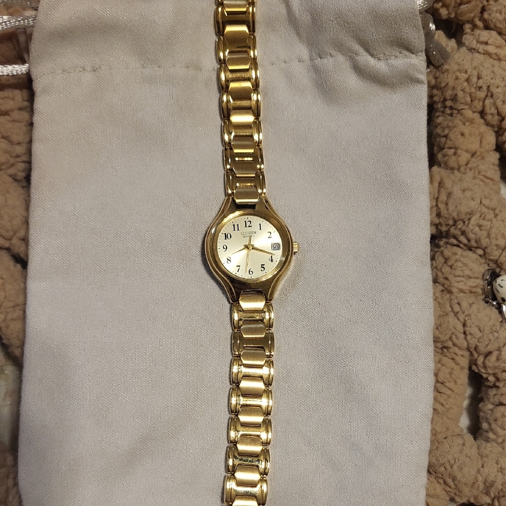 Citizen Women's Gold Bracelet Watch with Ivory Dial